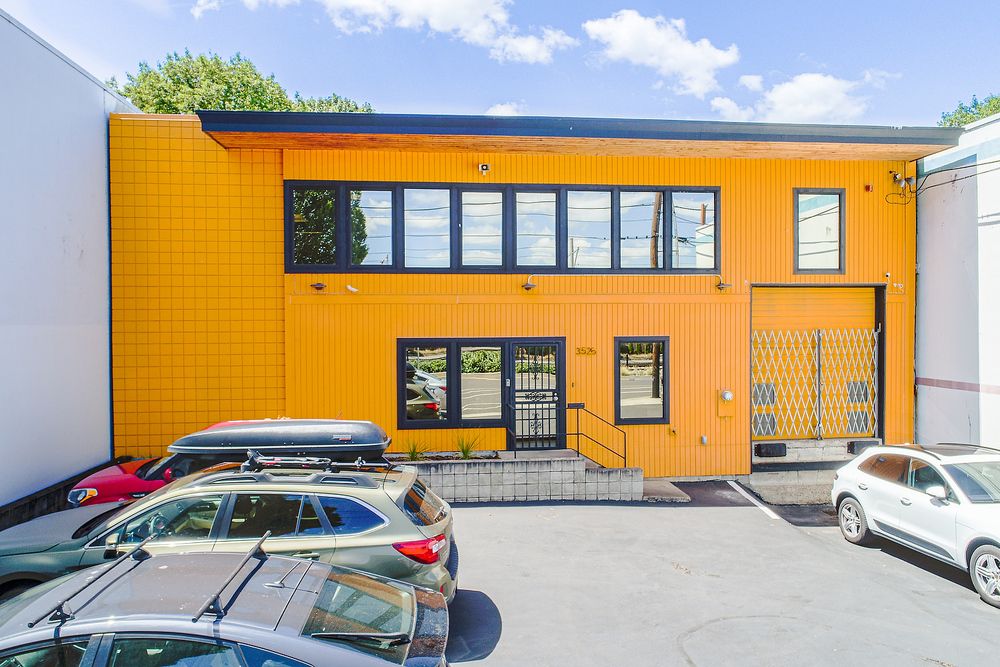 Industrial SE Portland Owner/User Opportunity: 3525 SE 17th Ave, Portland, OR 97202